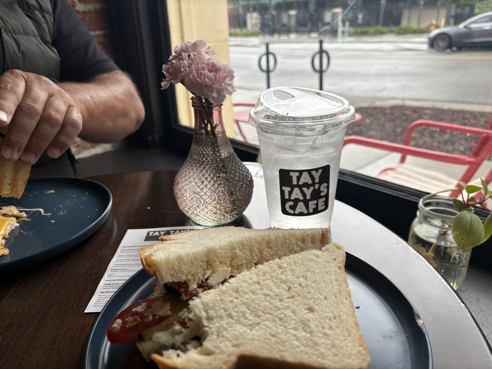 Tay Tay's Cafe Logo